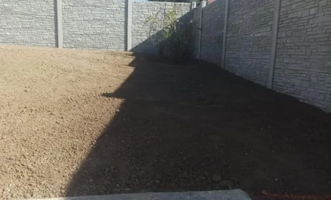 Création d'une pelouse en gazon de placage avec apport de terre végétale à Saint-Quentin, Saint-Quentin, Avenir Vert